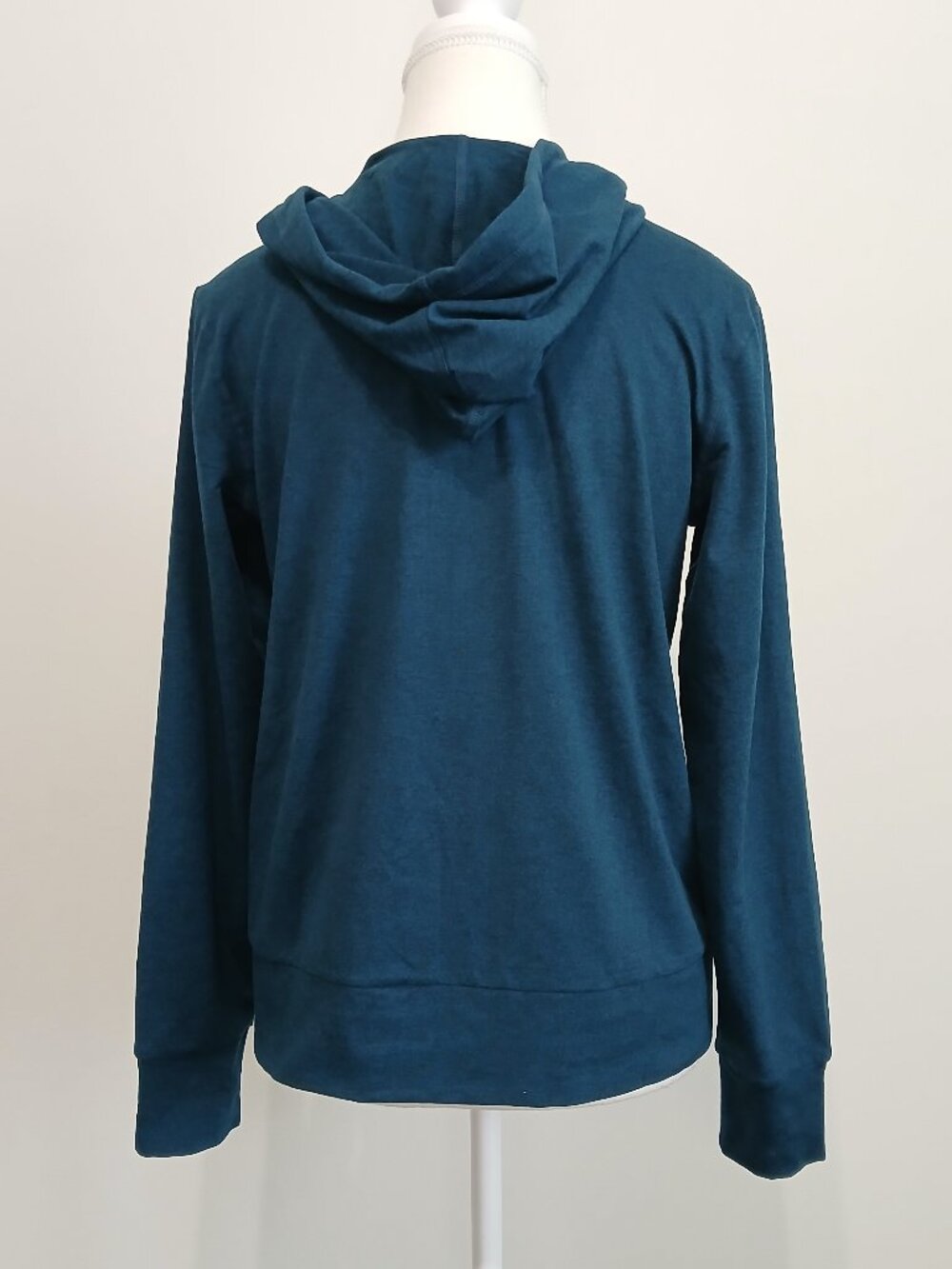 NWOT Vuori Halo Performance Hoodie 2.0 Dreamknit In Blue Coast Heather Size XS - Picture 6 of 10